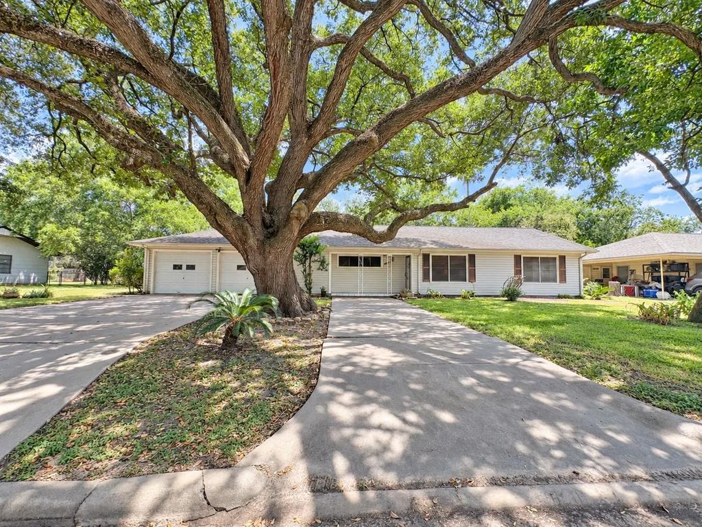 3413 Cherry Lane, Bay City