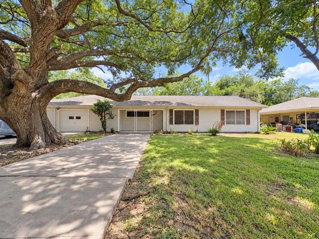 3413 Cherry Lane, Bay City