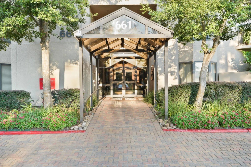 661 Bering Drive 207, Houston
