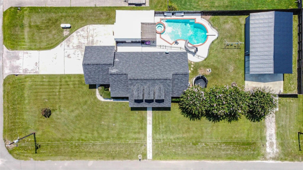 133 County Road 2208, Cleveland