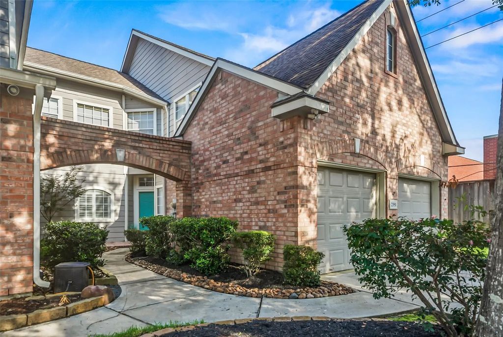 2351 Summit Way, Houston