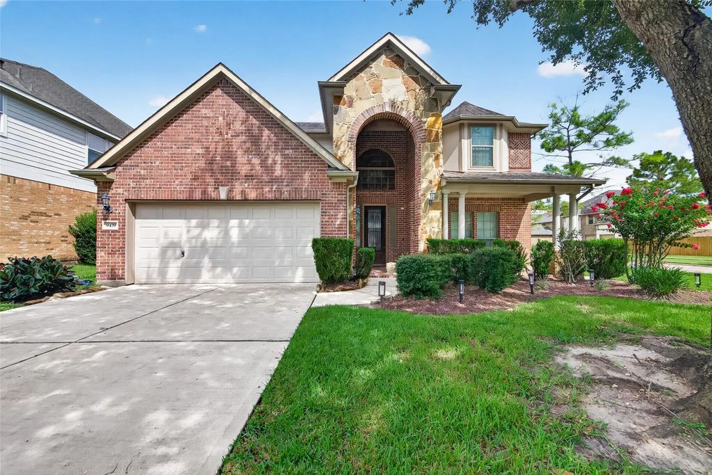 9439 Emerald Lakes Drive, Rosharon