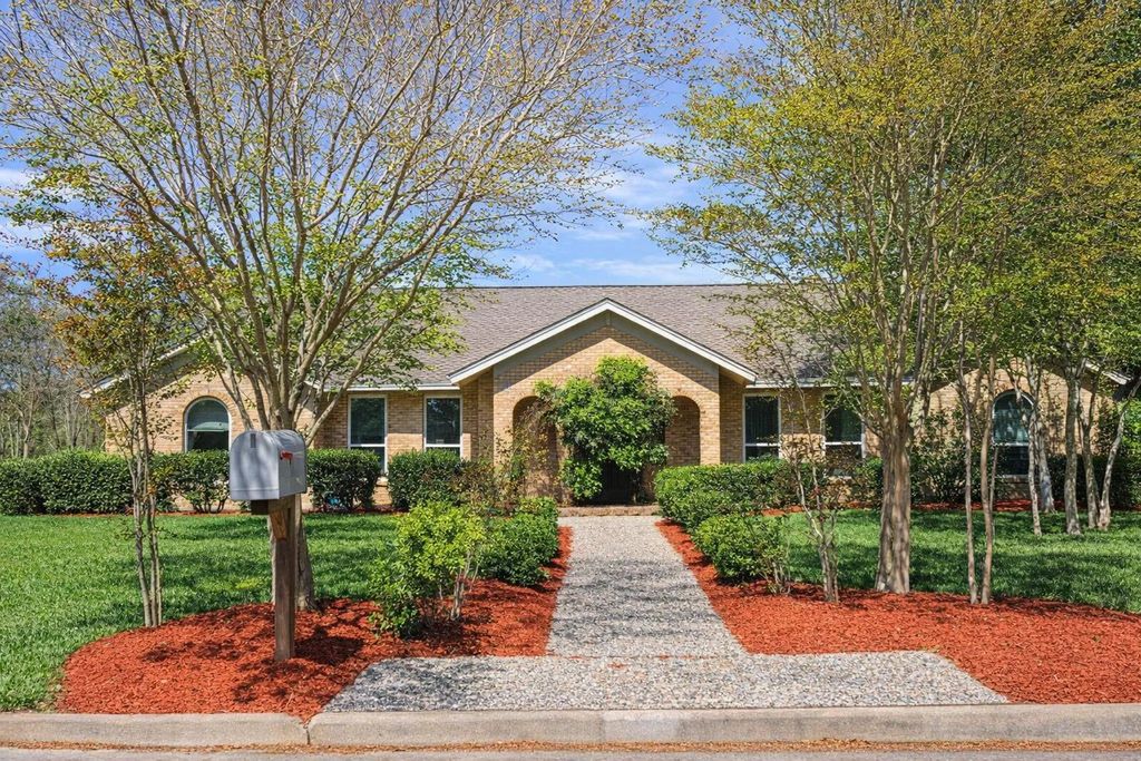 1912 Aggie Lane, League City