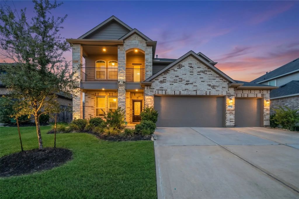 19014 Blossoming Buttercup Drive, Tomball