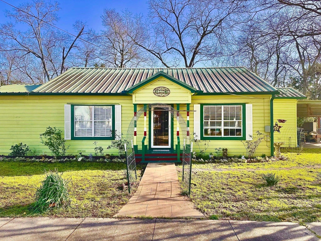 405 W Milam Street, Livingston