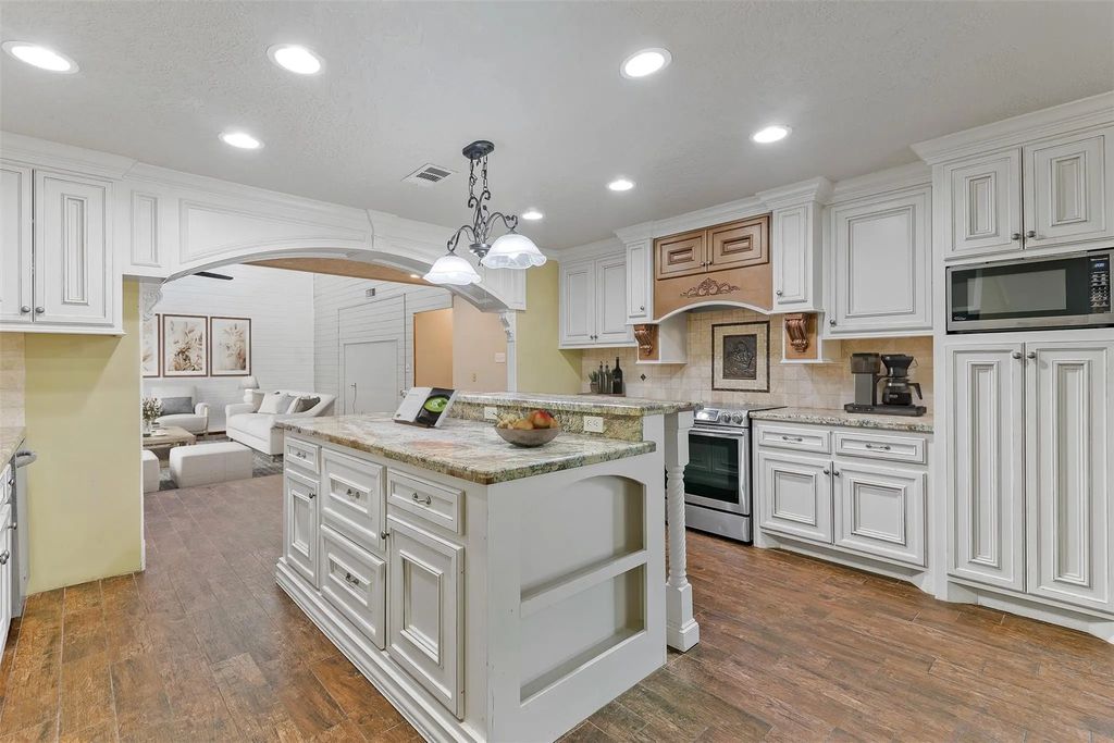 10703 Crestfield Court, Houston