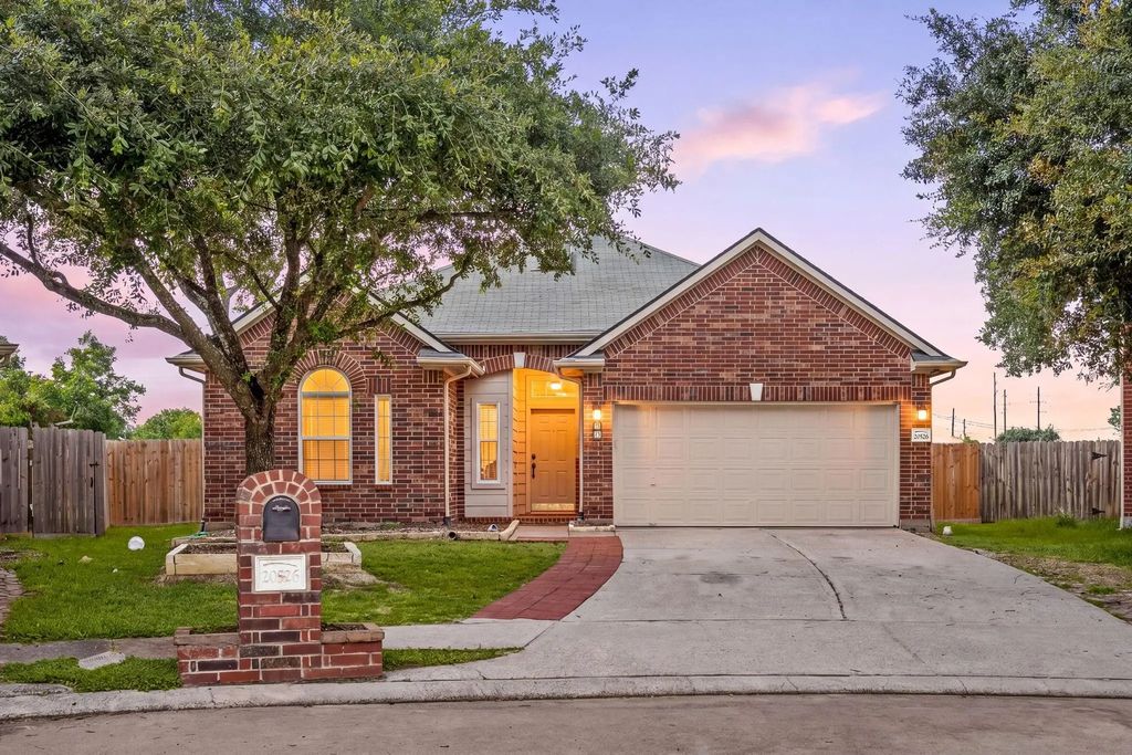 20526 Spring Lilac Lane, Spring