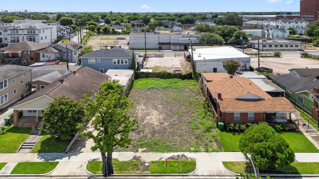 305 Everton Street, Houston