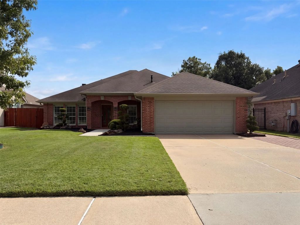 119 Greenridge Circle, League City