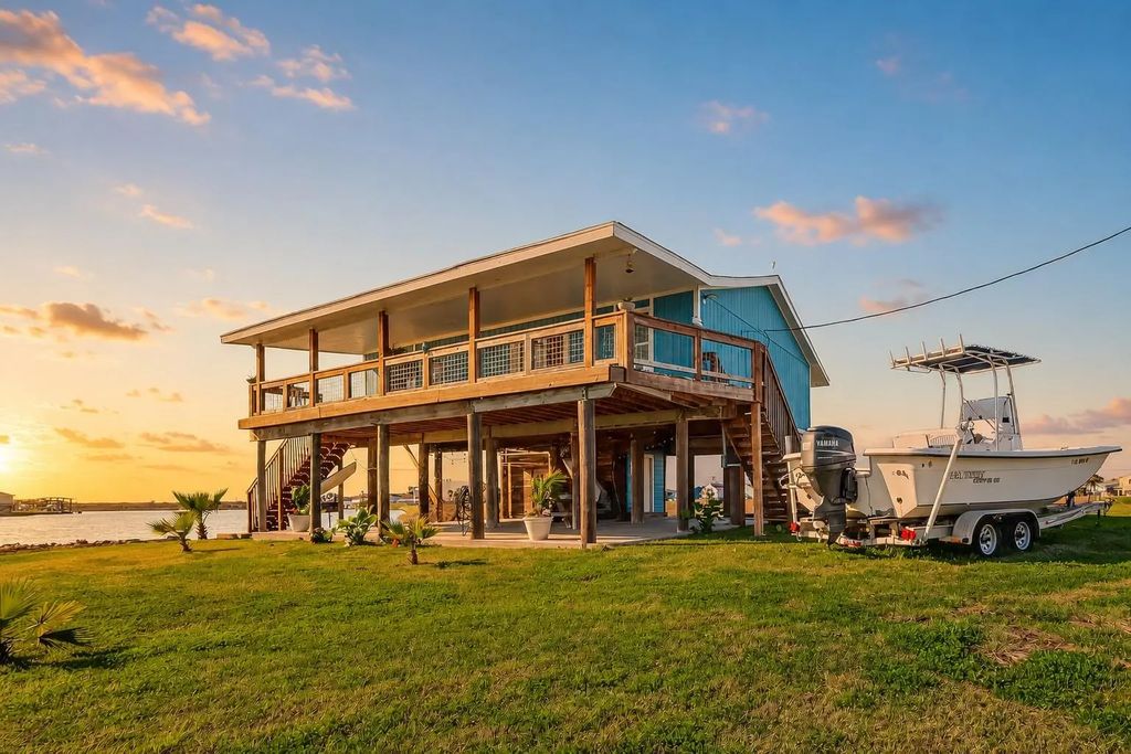 154 Poop Deck Lane, Freeport