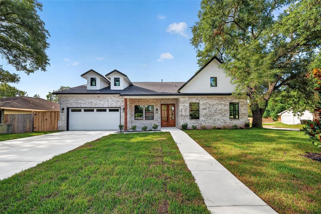 4802 Hummingbird Street, Houston