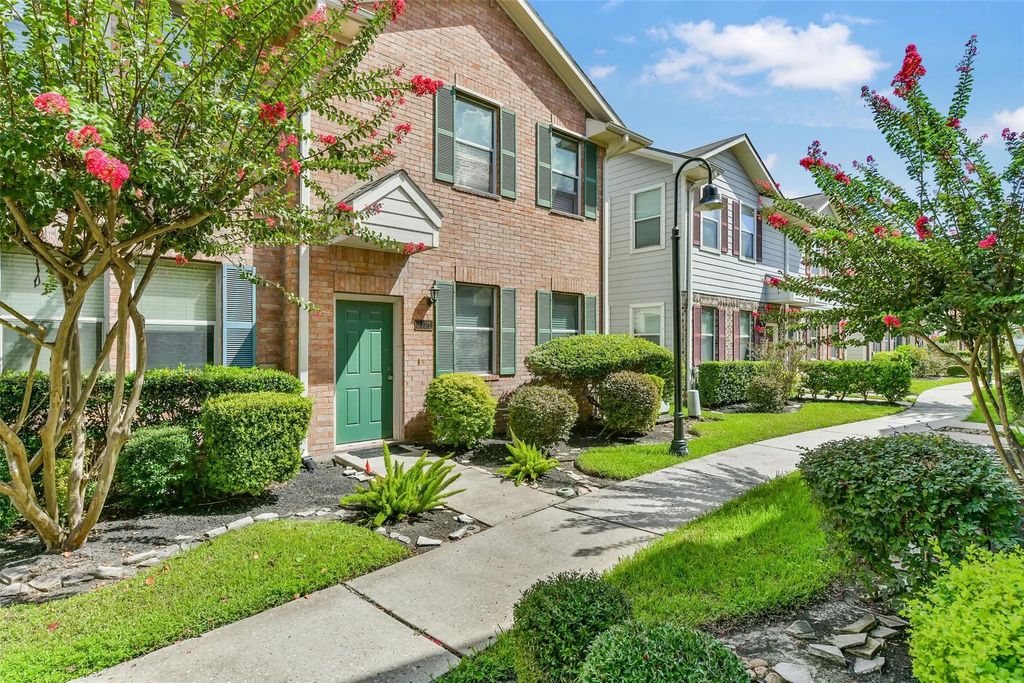 2121 Kemah Village Drive, Kemah