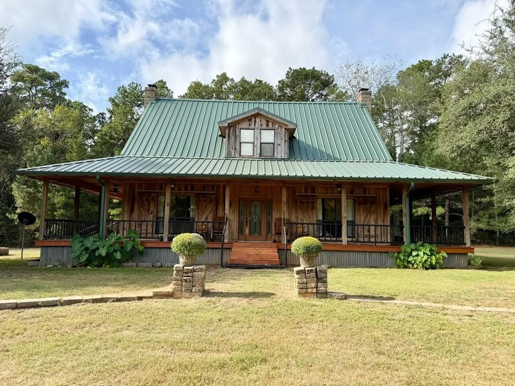 408 County Road 1585, Grapeland