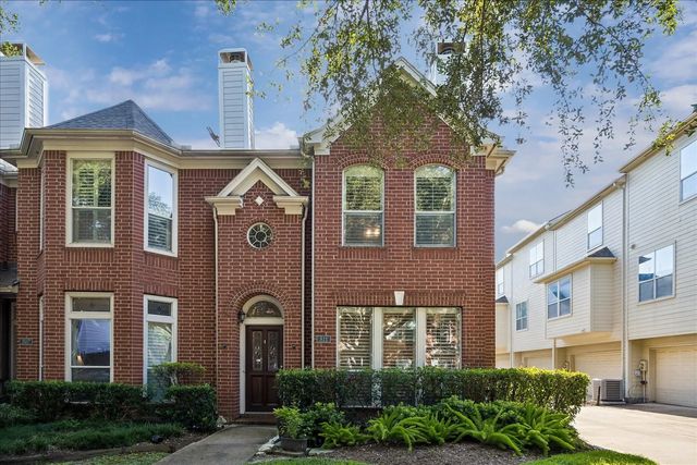 811 W Heights Hollow Lane, Houston