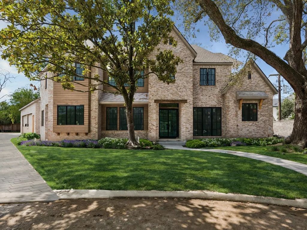 403 Trails Court, Houston