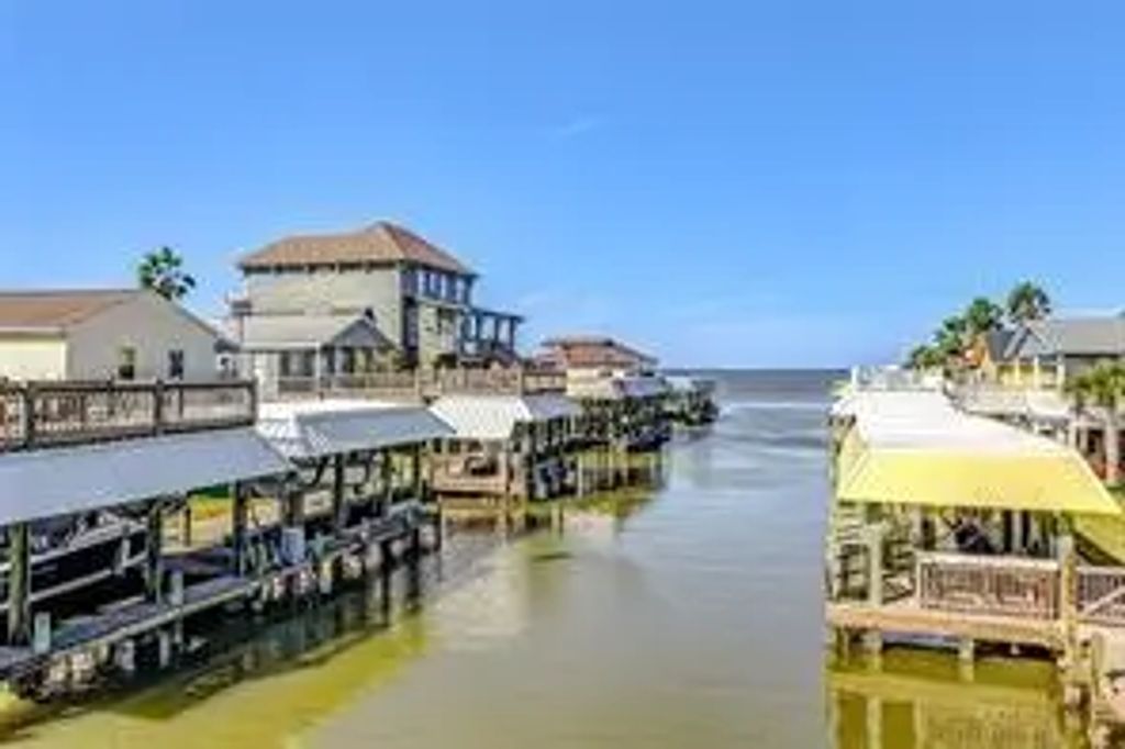 1331 Bay Drive, Crystal Beach