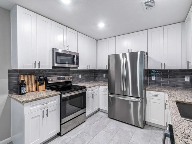 1669 W Sam Houston Parkway S, Houston