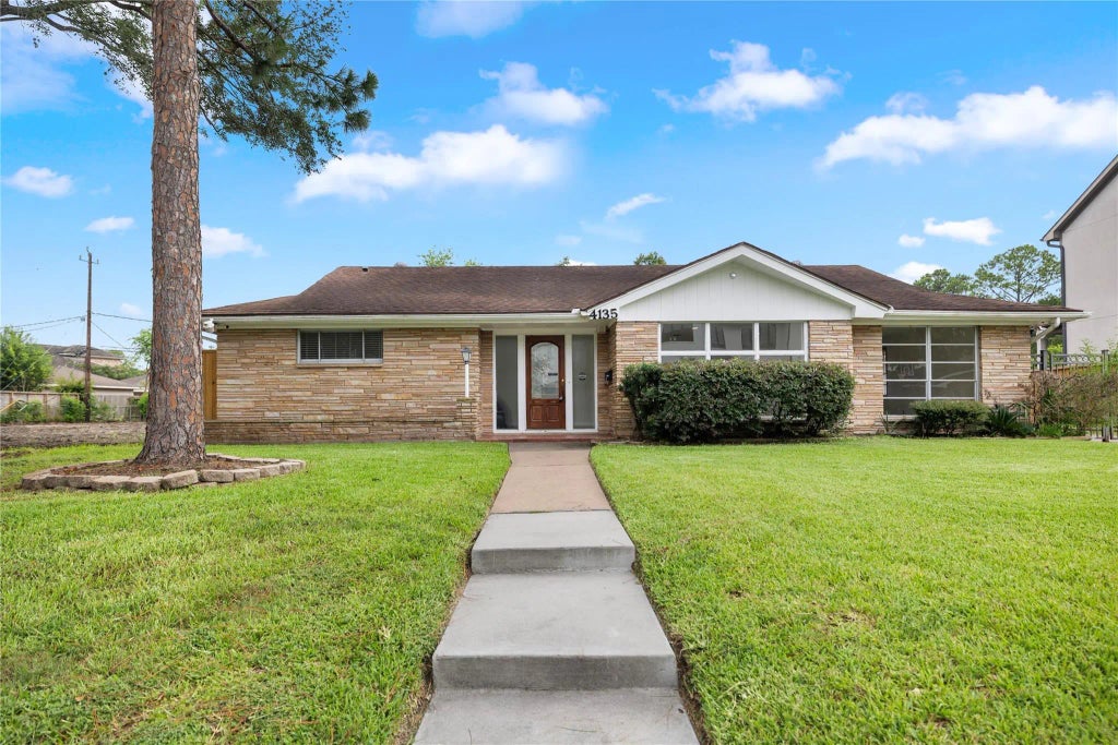 4135 Levonshire Drive, Houston