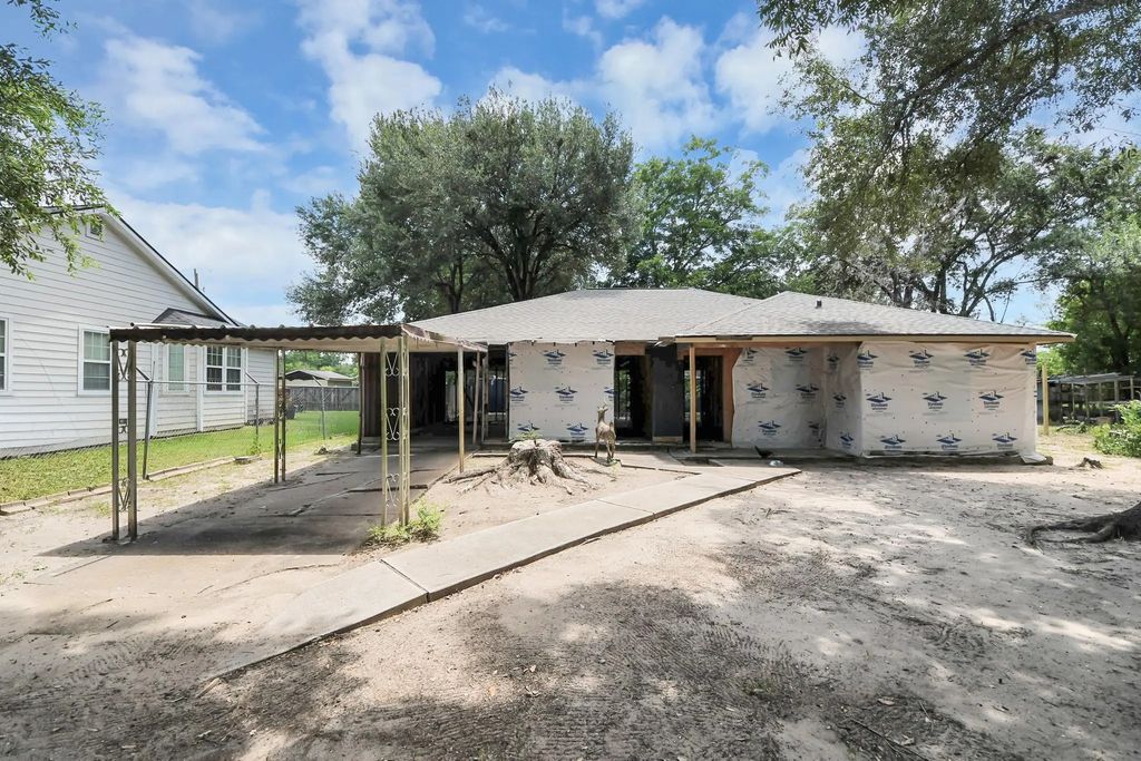 15127 Almeece Street, Houston