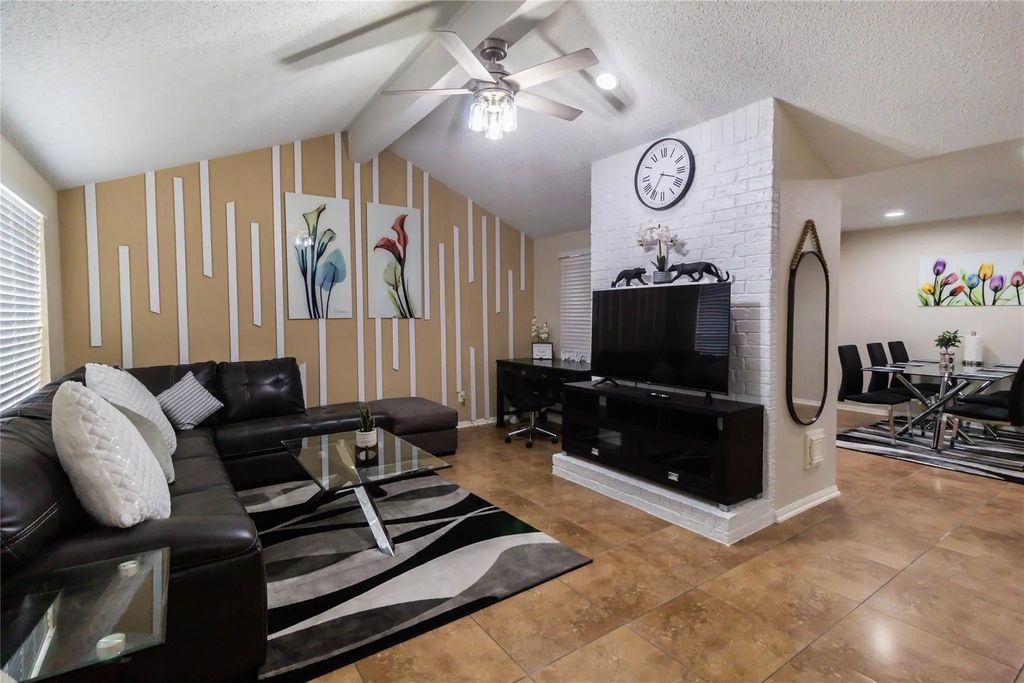 2922 Shadow Trail Drive, Houston