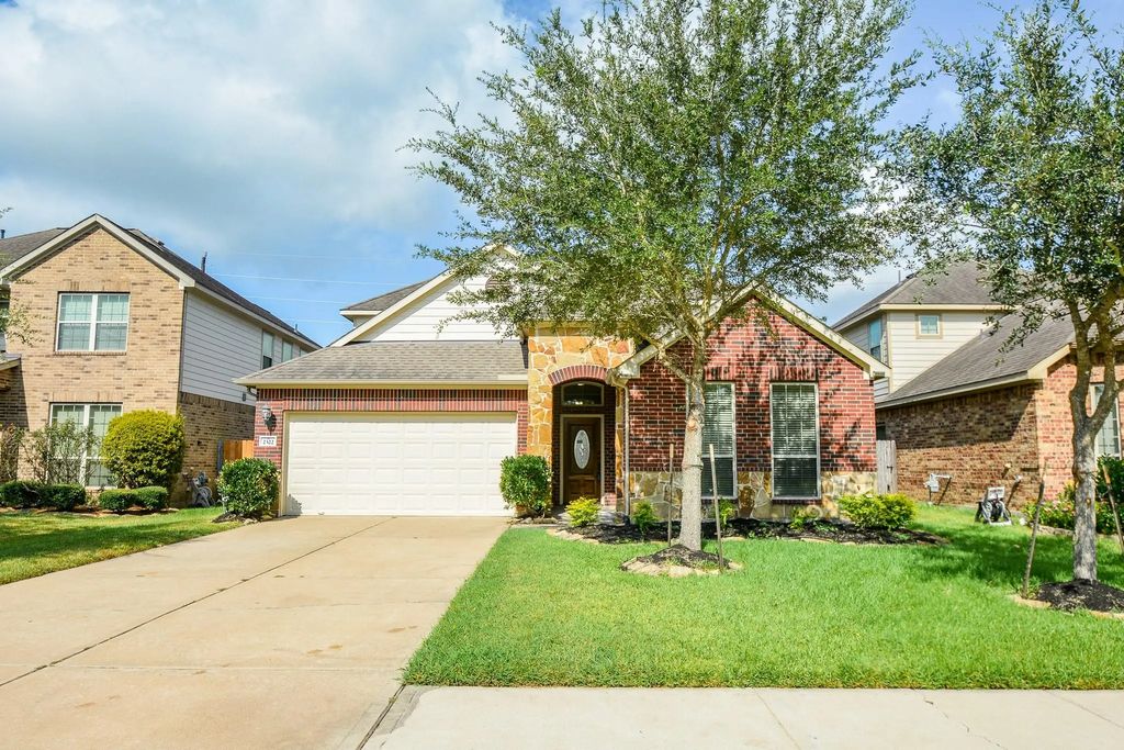 2322 Argos Drive, Missouri City