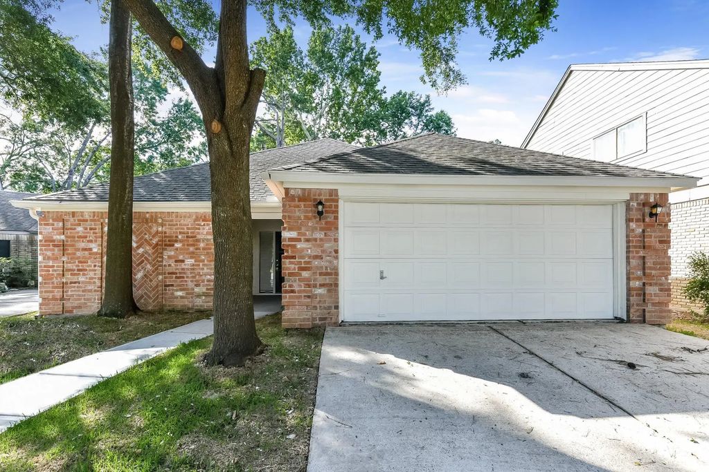 1710 Pine Gap Drive, Houston