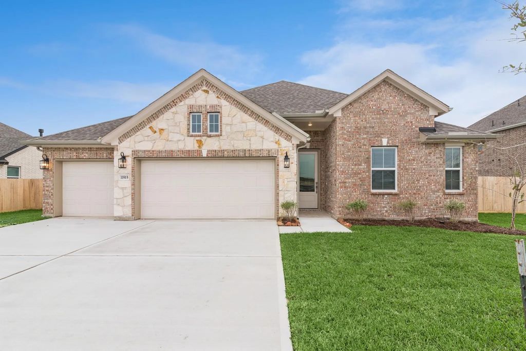 12011 Upper Meadows Avenue, Mont Belvieu