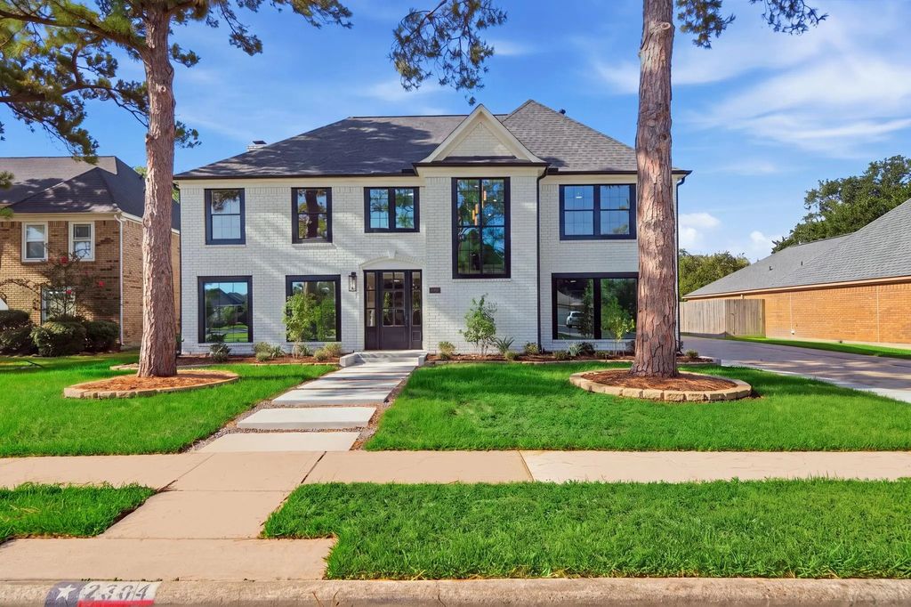 2304 Eagles Way, Pearland