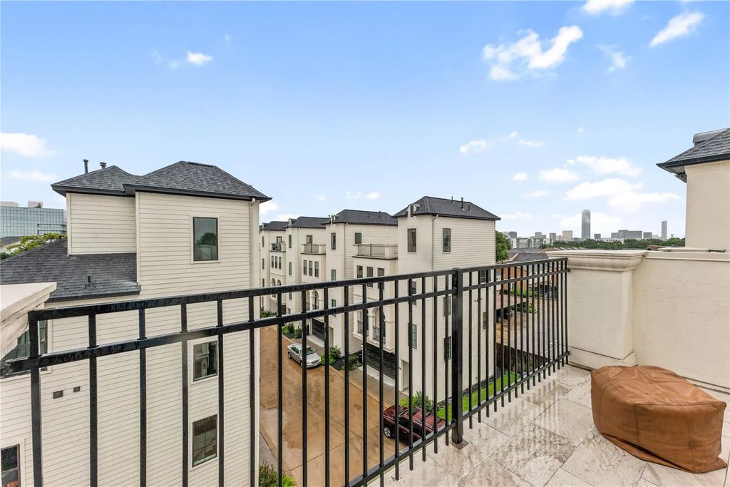 3334 Beverly Forest Drive, Houston