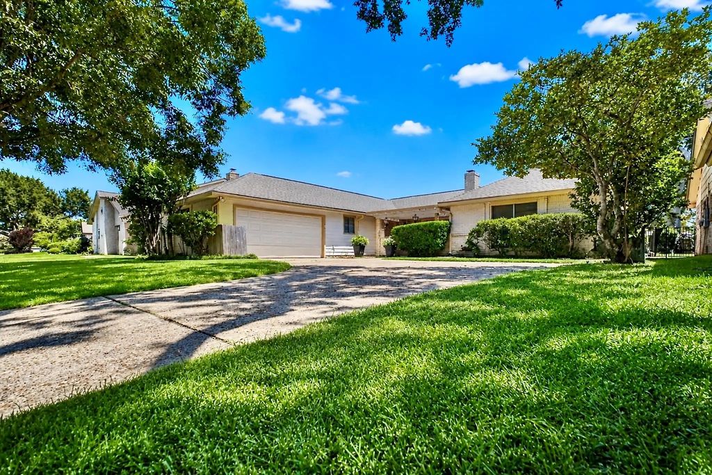 3415 W Creek Club Drive, Missouri City