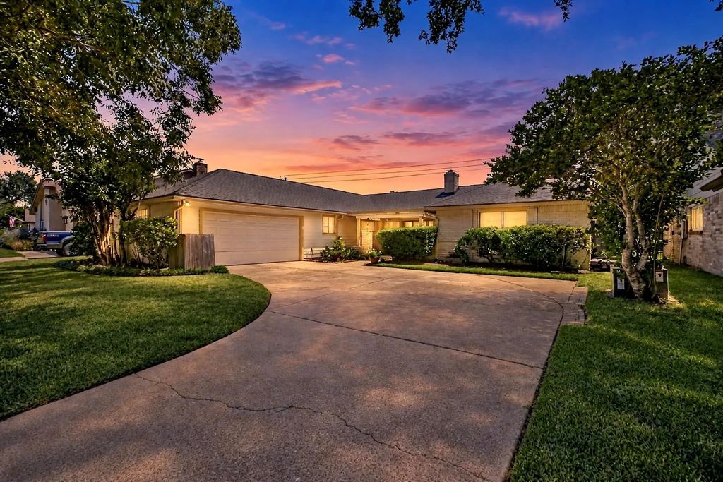 3415 W Creek Club Drive, Missouri City