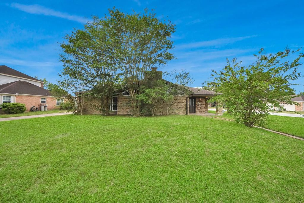 8227 Ivan Reid Drive, Houston