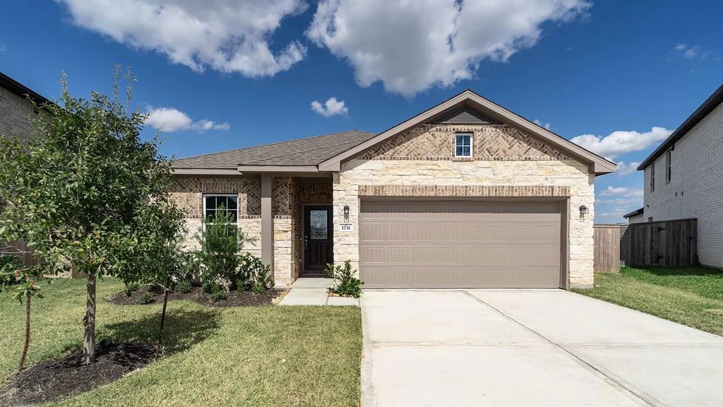 1731 Warm Breeze Drive, Angleton