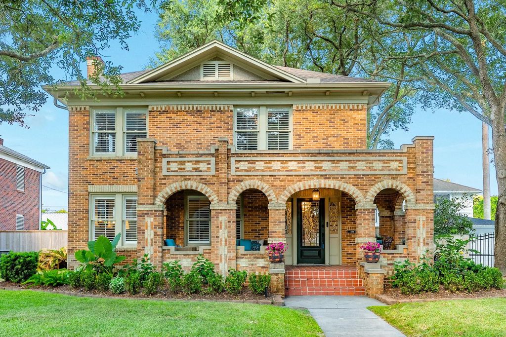 20 Cedar Lawn Drive S, Galveston