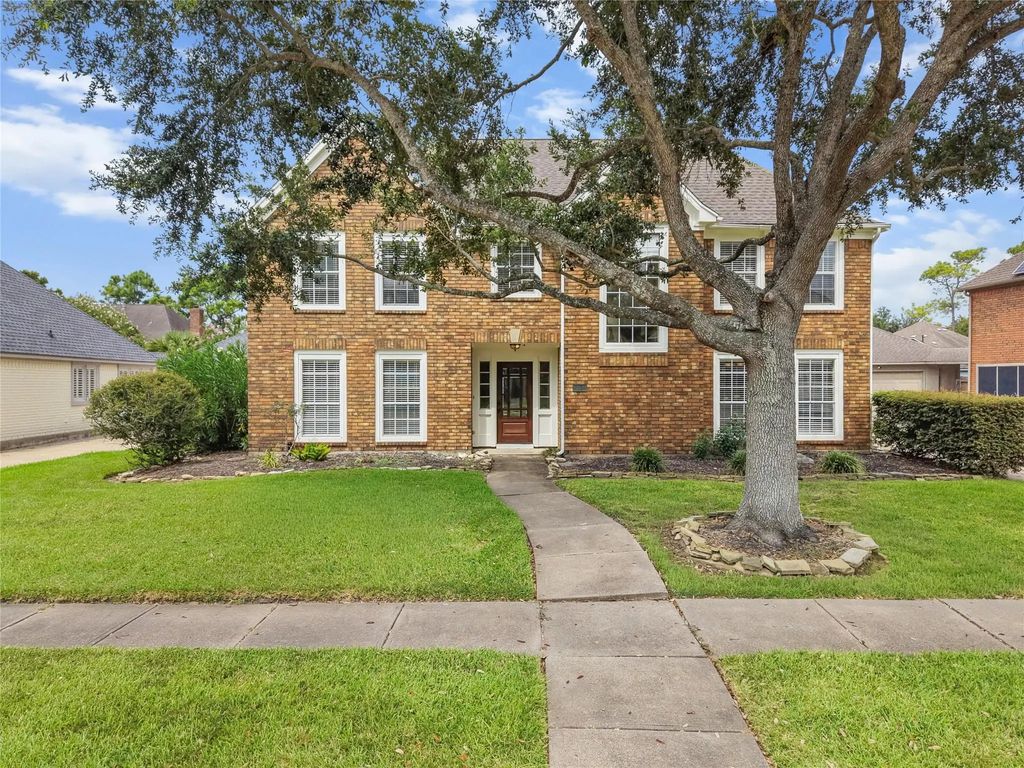 2104 Bay Hill Drive, League City