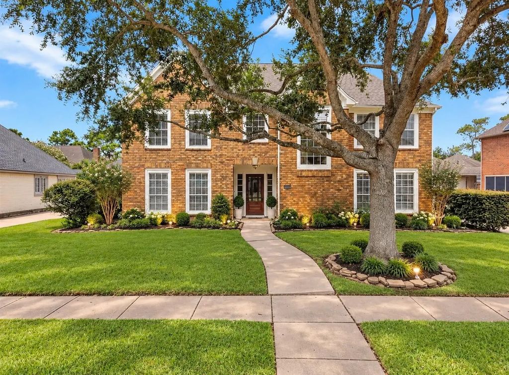 2104 Bay Hill Drive, League City