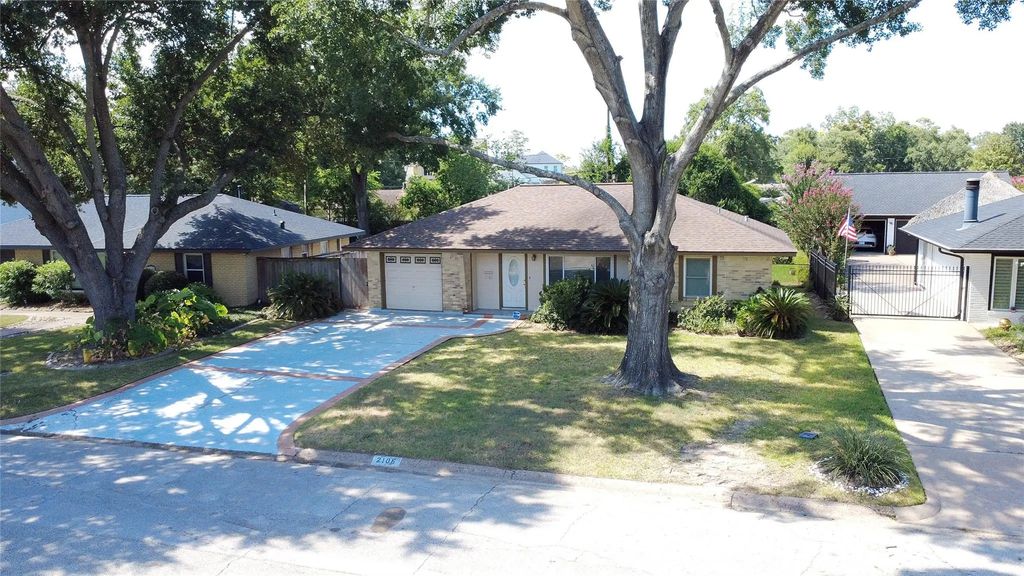 2106 Woodcrest Drive, Houston