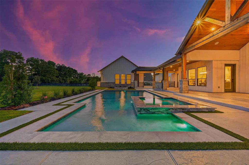 8 Little Sorrell Court, Tomball