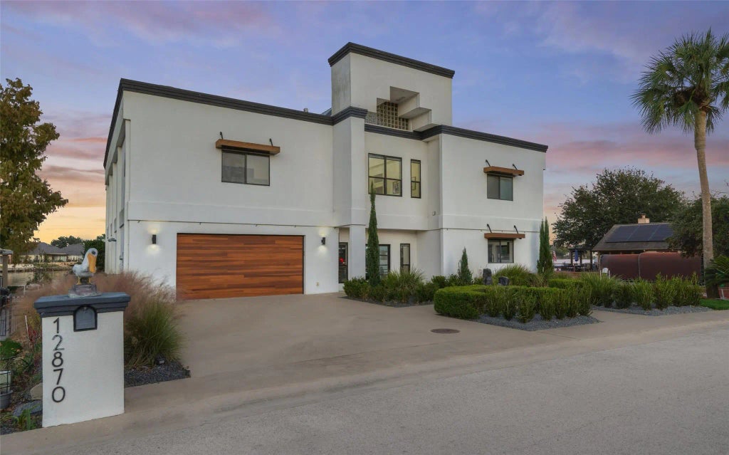 12870 Pelican Island Drive, Willis