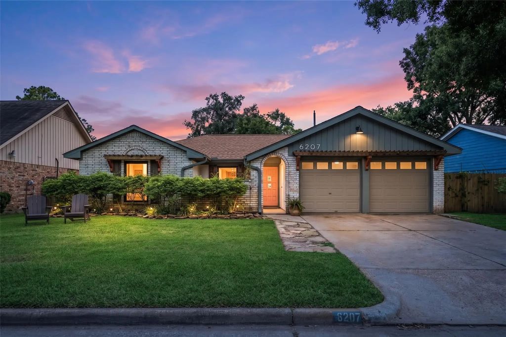 6207 Spruce Forest Drive, Houston