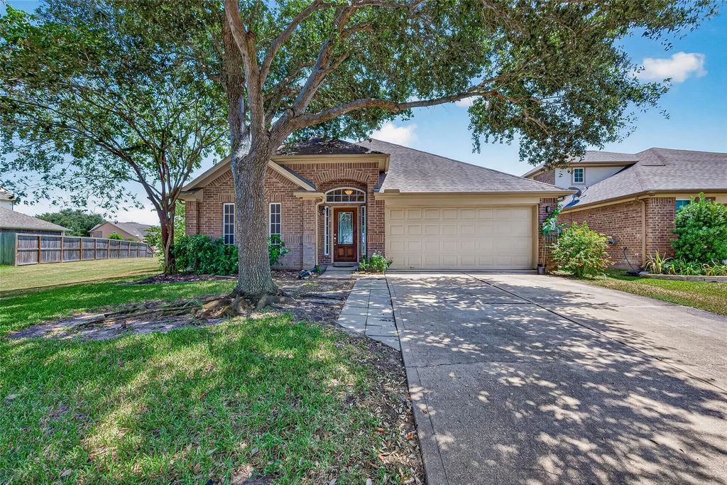 2014 Foxgate Drive, Rosenberg