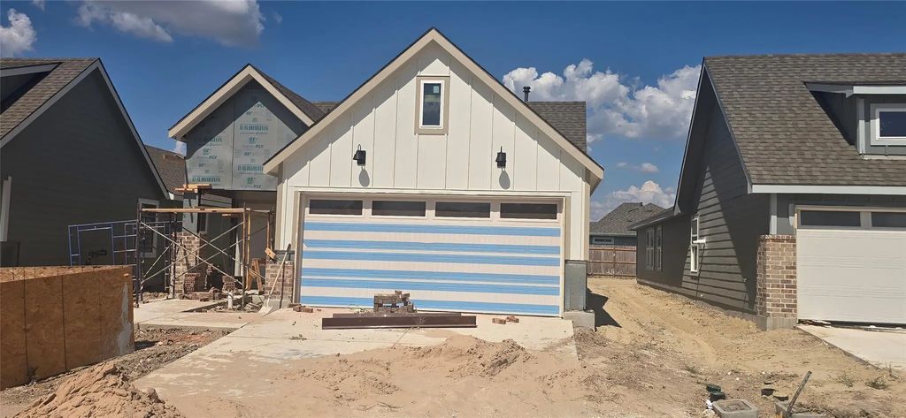 898 Lady Bird Lane, College Station