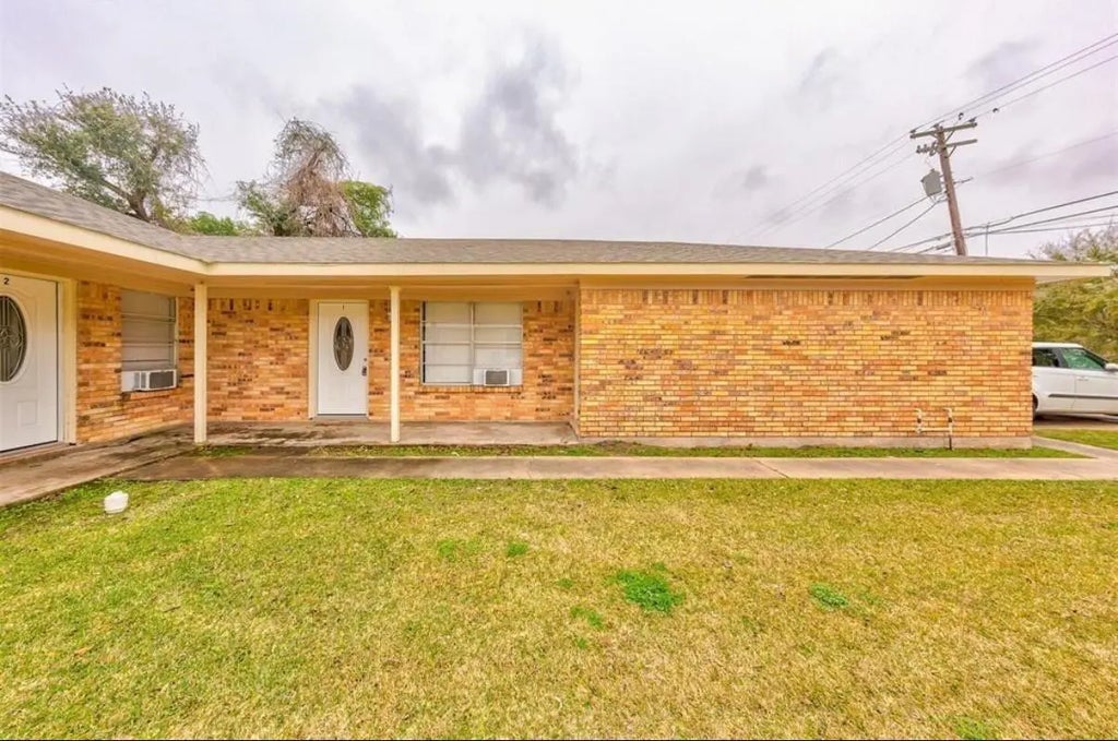 5813 Mentor Drive, Texas City