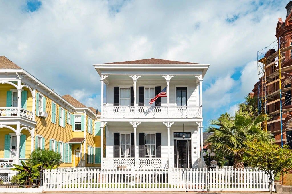 1610 Postoffice Street, Galveston