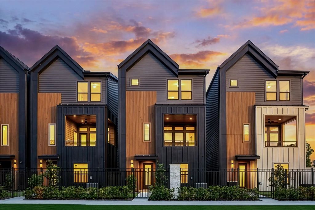 525 Hillwood Heights Drive, Houston