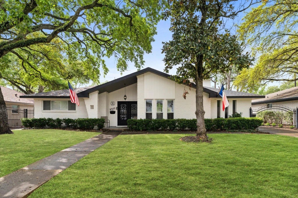 5511 Queensloch Drive, Houston