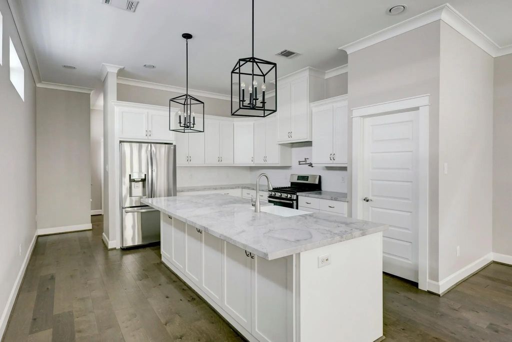 5233 Larkin Street B, Houston
