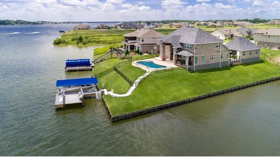 10696 S Lake Mist Lane, Willis