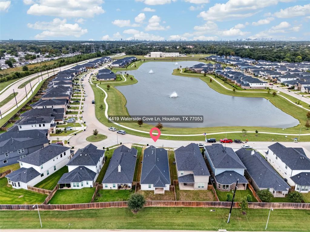 4419 Waterside Cove Lane, Houston