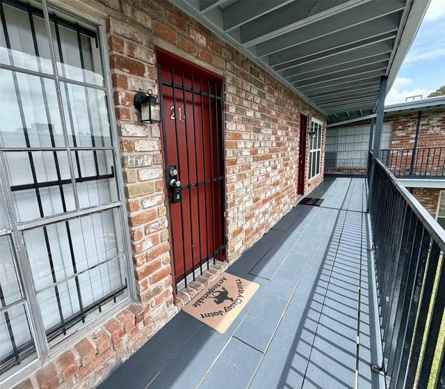 5615 Bissonnet Street 214 A, Houston